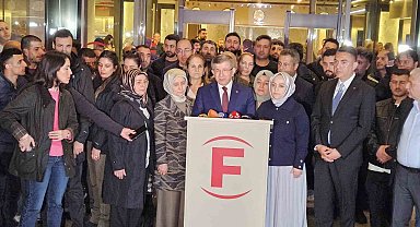Gelecek Partisi Genel Başkanı Davutoğlu, Sırrı Süreyya Önder'i hastanede ziyaret etti