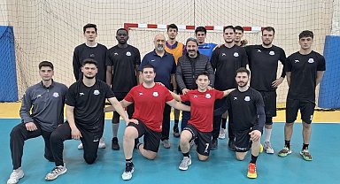 Gençlik ve Spor İl Müdürü Kalın, hentbol antrenmanına konuk oldu