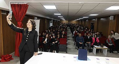 GİBTÜ bilim söyleşileri başladı: Bilim toplumla buluşuyor