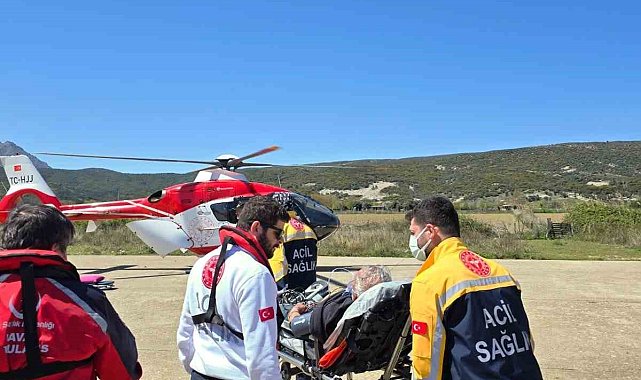 Gökçeada'da kalp krizi geçiren hasta ambulans helikopter ile Çanakkale'ye getirildi