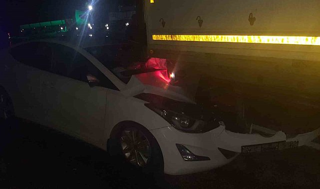 Gölbaşı'nda otomobil ile tır çarpıştı: 2 yaralı