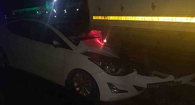 Gölbaşı'nda otomobil ile tır çarpıştı: 2 yaralı