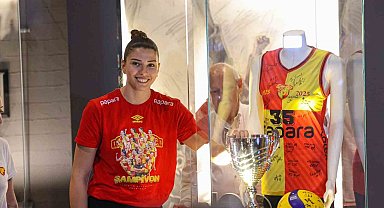 Göztepe Voleybol, kaptan Ceren'le sözleşme uzattı