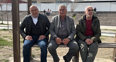 Güneşli havayı fırsat bilen Yüksekovalılar parklara akın etti