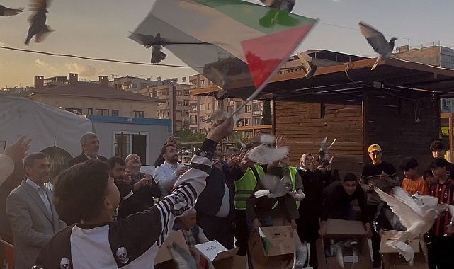 Güvercinler Filistin'in özgürlüğü için gökyüzüne bırakıldı