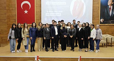 Haber Spikeri Nihan Günay, HKÜ öğrencileriyle bir araya geldi