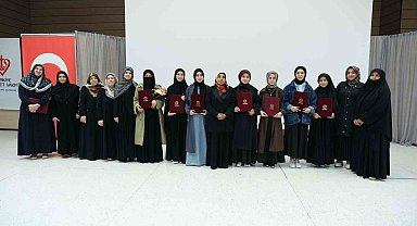 Hafızlara belgeleri takdim edildi