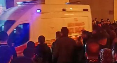 Hakkari'de devrilen kamyonun altında kalan şahıs hayatını kaybetti