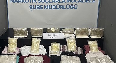 Hakkari'de otomobilin yakıt deposunda 21 kilo 440 gram uyuşturucu madde ele geçirildi