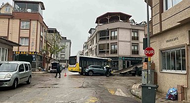 Halk otobüsü ile otomobil çarpıştı: 3 yaralı