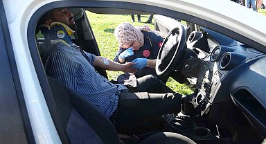 Hasta taşıyan ambulansla otomobil çarpıştı, sağlık görevlisi gözyaşlarına hakim olamadı