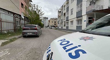 Hatay'da şiddetli fırtına: Su deposu devrildi, konteynerleri uçurdu