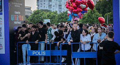 Her şey ön sırayı kapmak için: Maraton koşar gibi konsere koştular