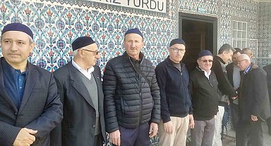 Hisarcık'ta 20 kişilik umre kafilesi dualarla uğurlandı
