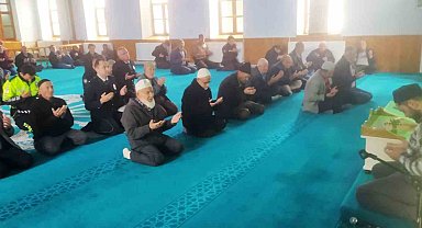 Hisarcık'ta şehit polis ve askerler için mevlit okutuldu