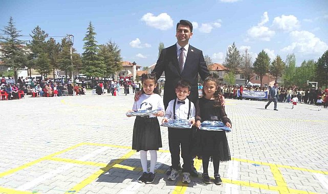 Hisarcık'ta yarışmalarda dereceye giren öğrenciler ödüllendirildi