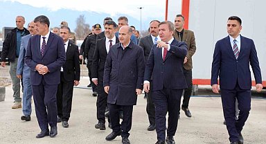 İçişleri Bakan Yardımcısı Aktaş, Sokak Hayvanları Bakım Merkezi ve Doğal Yaşam Alanı'nı inceledi