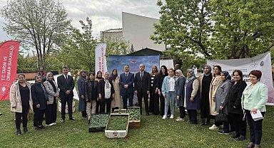 Iğdır'da kadın çiftçilere fide dağıtımı yapıldı