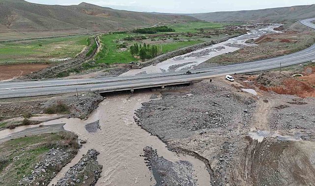 Iğdır'da kuvvetli yağışlar ve eriyen kar suları akarsuların debisini artırdı