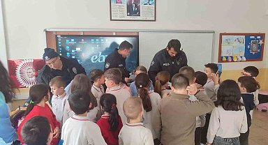 İhbar üzerine okula giden polisler öğrencilerin sürprizle karşılaştılar