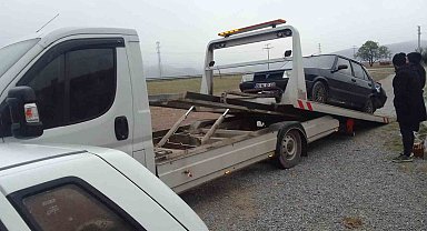 İki otomobilin çarpıştığı kazada 3 kişi yaralandı