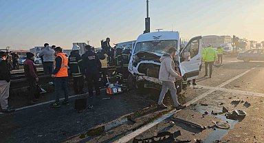 İki servis çarpıştı: 18 yaralı