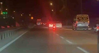 İki sürücünün yol verme inadı kamerada