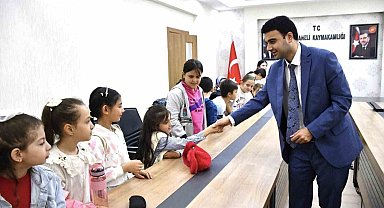 İlkokul öğrencileri kaymakam ve belediye başkanı oldu