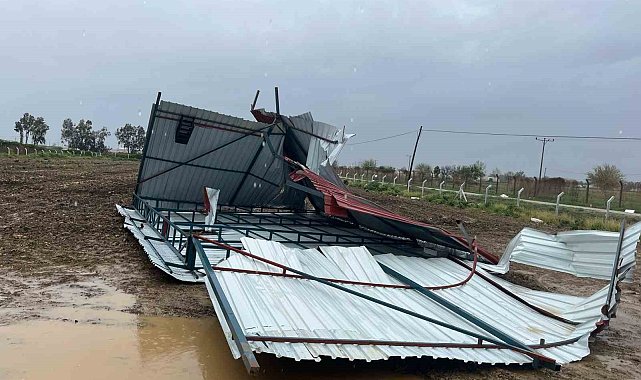 İncirliova'da fırtına etkili oldu