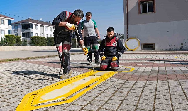 İnegöl'de okul bahçelerine bahar geldi