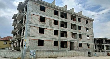 İnşaata iş başvurusu için gelen adam asansör boşluğuna düşerek hayatını kaybetti