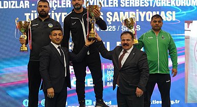 İşitme engelli güreşçilerden Türkiye şampiyonluğu