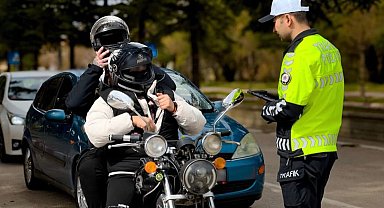 Isparta'da 4 günlük trafik denetimlerinde bin 605 sürücüye ceza kesildi