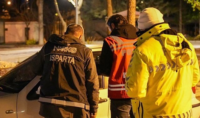 Isparta'da kurallara uymayan 8 araç sürücüsüne idari para cezası