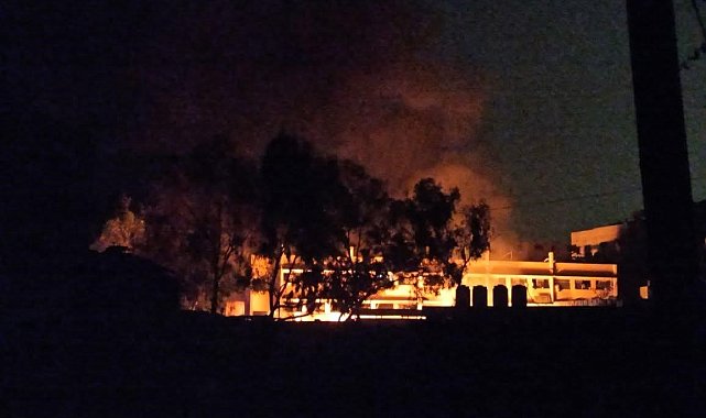 İsrail ordusu Gazze'de yerinden edilmiş sivillerin barındığı okulu vurdu: En az 10 ölü, çok sayıda yaralı