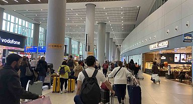 İstanbul Havalimanı'nda bayram dönüşü yoğunluğu