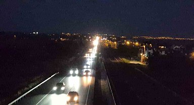 İstanbul-Tekirdağ yolunda deprem sonrası araç yoğunluğu