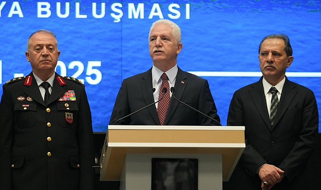 İstanbul Valisi Davut Gül: "Düzensiz göçmen sorunu, İstanbul'un gündeminden giderek çıkıyor"