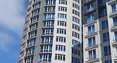 İstanbul'da 6,2 büyüklüğündeki depremde rezidans böyle sallandı