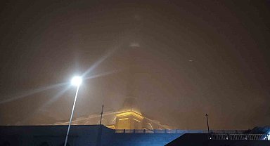 İstanbul'da gece saatlerinde sis etkili oldu