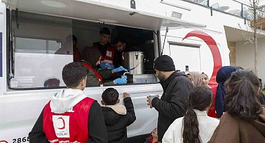 İstanbul'da Kızılay, geceyi sokakta geçirecekler için beslenme desteğini sürdürecek