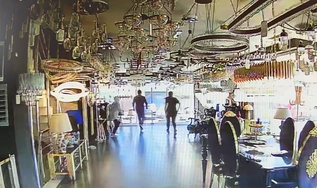 İstanbul'daki deprem anı kamerada