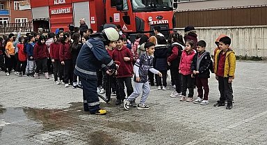 İtfaiye ekiplerinden öğrencilere yangın eğitimi