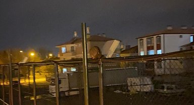 İtfaiyeden kedi kurtarma operasyonu