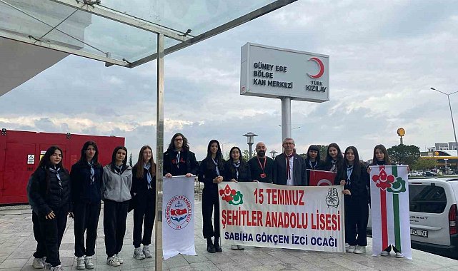İzcilerden Kızılay'a anlamlı ziyaret