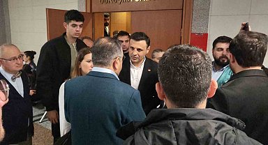 İzinsiz yürüyüşlere katılarak provokatif paylaşım yaptıkları iddia edilen 90 sanığın yargılanmasına başlandı