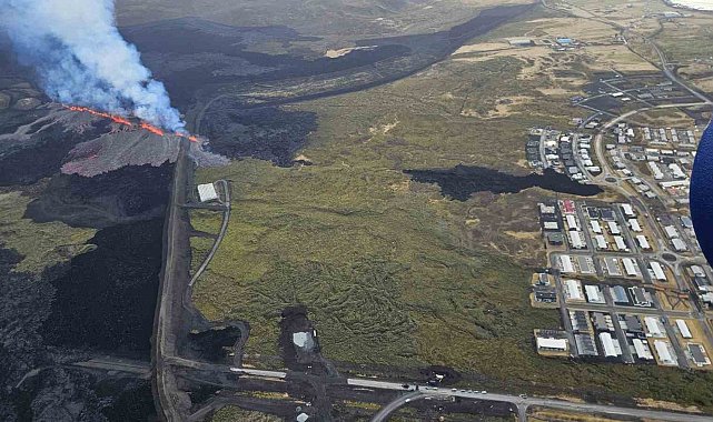 İzlanda'nın Reykjanes Yarımadası'ndaki yanardağda patlama