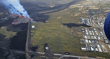 İzlanda'nın Reykjanes Yarımadası'ndaki yanardağda patlama
