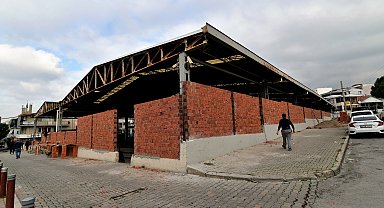 İzmir Bornova'da pazaryerlerine konfor geliyor