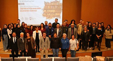 İzmir Karabağlar'da 'Üreten Kütüphanelerin Bilinmeyen Dünyası' konuşuldu